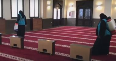 للمرة الأولى بالسعودية.. متطوعات يقمن بتعقيم وتنظيف الجوامع 