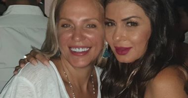 نجلاء بدر تحتفل بعيد ميلاد شيرين رضا بصورة .. أنا والقمر 