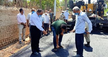 محافظ أسيوط: استمرار أعمال الرصف لرفع كفاءة الطرق بمركزى ساحل سليم والبدارى