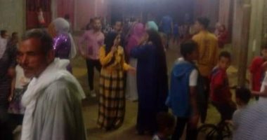صور.. فض فرحين شعبيين بقرية كفر حفنا فى الشرقية منعا للتجمعات