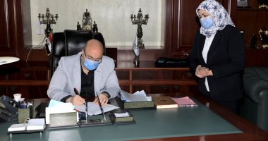 محافظ بنى سويف يعتمد أول نتيجة لشهادة إتمام مرحلة التلمذة الصناعية بنسبة 100%