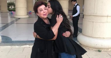 رجاء الجداوى وحفيدتها روضة.. علاقة صداقة وطيدة برواية ابنتها أميرة.. صور