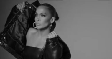جينيفر لوبيز موديل من أجل أحدث منتجاتها jlo من الأحذية .. صور 