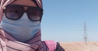 "منى" تشارك صورتها بالكمامة خلال أدائها لعملها فى البحر الأحمر