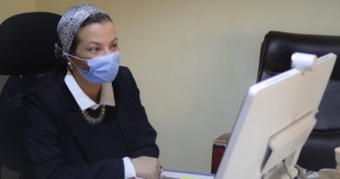 وزيرة البيئة ومحافظ الفيوم يبحثان استخراج الأملاح من بحيرة قارون