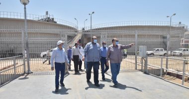 محافظ أسيوط يتفقد محطة مياه ديروط المرشحة بقرية شلش ومشروع الصرف