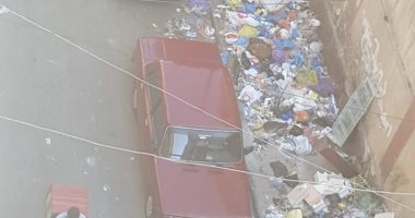 سكان شارع شيديا بالإسكندرية يشكون تراكم وإلقاء القمامة بالمنطقة