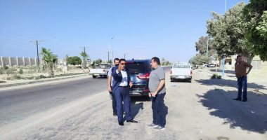 رصف الشارع الرئيسى بمدينة الضبعة وتطوير مزلقان السكة الحديد لتيسير عبور المواطنين