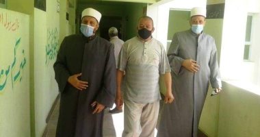 رئيس المنطقة الأزهرية بالإسكندرية يتفقد لجان امتحانات اللغة الأجنبية الأولى