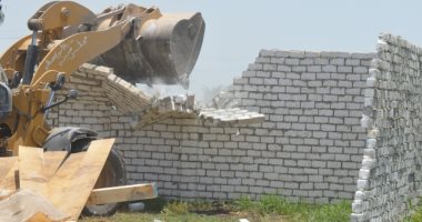 260 مليون جنيه حصيلة تقنين التعديات على أراضى الدولة فى عدة محافظات.. 160 مليون جنيه بسوهاج و79 مليونا بالقليوبية و15 مليون بالوادى الجديد.. وتسليم أكثر من 2000 عقد بكفر الشيخ وأسيوط وبنى سويف والقليوبية.. صور