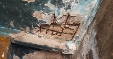 سكان عطفة على عبد الله بمصر القديمة يتضررون من ظهور التصدعات بمنزلهم