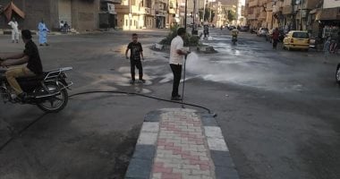 صور.. مدينة الأقصر تستكمل حملات النظافة بطريق الجولى فيل بالعوامية