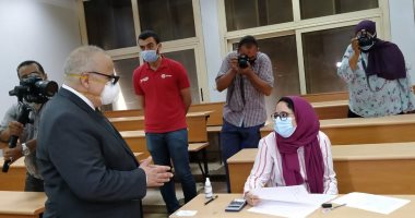 "الخشت" يوجه عميد هندسة القاهرة بمنح طلاب السنوات النهائية وقت إضافى للامتحان