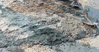محافظ الشرقية يستجيب لشكوى أهالى أبو كبير بإصلاح هبوط أرضى.. صور