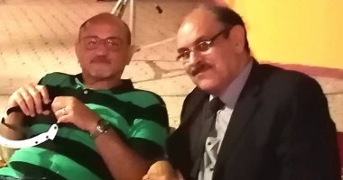 بصورة مع المخرج شريف عرفة..هشام منصور يحتفل ببدء تصوير دوره فى"الأنس والنمس"