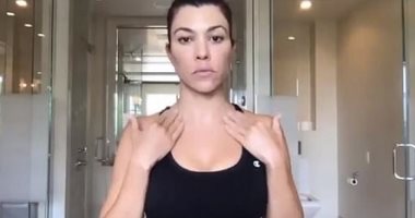 كورونا حول كورتني كاردشيان لخبيرة تجميل .. مبتضيعش وقت