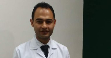 الجيش الأبيض.. "راضى" ضمن فريق مكافحة كورونا بمعامل مستشفى أبو الريش الجامعى