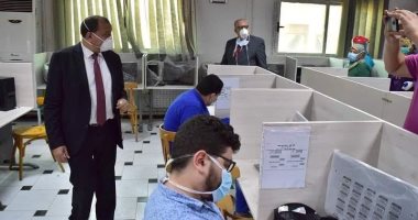 صور .. رئيس جامعة بنى سويف يتفقد لجان امتحانات السنوات النهائية بالكليات