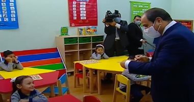 الطفل كريم منشد القصيدة أمام الرئيس: أحب التعبير عما بداخلي وأشكره لأنه حمى مصر