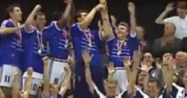 حساب كأس العالم على تويتر يستعيد ذكريات تتويج فرنسا بمونديال 98