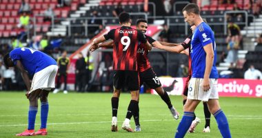 ليستر سيتي يتلقى هزيمة مذلة أمام بورنموث فى الدوري الإنجليزي.. فيديو