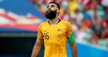 يديناك قائد منتخب أستراليا السابق يعتزل بعد تجميد سنتين