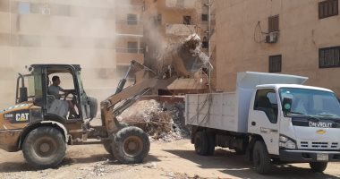 حى الهرم يخصص 4 سيارات نظافة لتحسين الخدمة بهضبة الأهرام.. صور