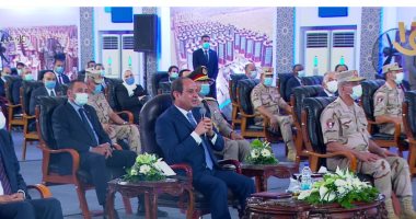 السيسى يطالب وزير المالية بتسهيل إجراءات تحويل السيارات للعمل بالغاز الطبيعى