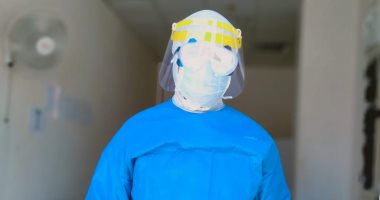 "إسماعيل".. أخصائى تحاليل طبية بمستشفى جامعة الفيوم على خط مواجهة كورونا
