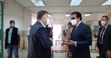 وزير التعليم العالى يتابع امتحانات الفرق النهائية بجامعة عين شمس