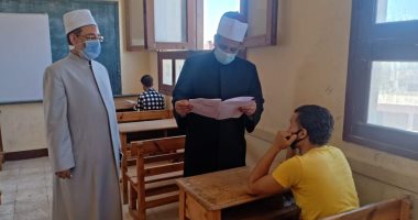 رئيس قطاع المعاهد الأزهرية يشيد بالتزام لجان بنى سويف بالإجراءات الوقائية