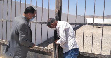 رئيس مدينة القصير يحيل فرد أمن بمجزر المدينة للتحقيق .. صور