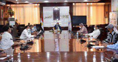 نائب محافظ الأقصر يرأس اجتماع لجنة ترميم وتدعيم العقارات الصادر لها تراخيص