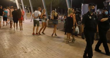 أوروبا تحاول كبح تهديدات موجة ثانية من كورونا.. إسبانيا تعزل 7 ولايات بكتالونيا وتغلق المقاهى فى مايوركا.. مدن إيطالية تقرر تمديد الطوارئ مع ارتفاع نسبة إصابة الشباب.. وفرنسا تفرض فحص القادمين من الدول المتضررة