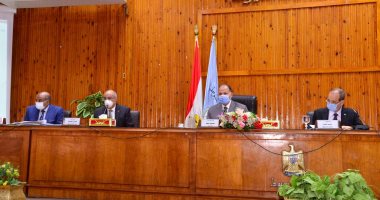 محافظ أسيوط : تخصيص أراضى لإقامة مشروعات خدمية ومركز معلومات للمرافق 