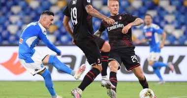 ميلان يخطف تعادلًا مثيرًا من أنياب نابولي في الدوري الايطالي