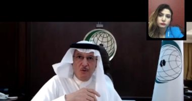 العثيمين: للمرأة مكانة رفيعة فى الإسلام ونقدر دورها البطولي فى مختلف المجالات