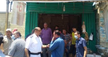 غلق كشك بيع لحوم مذبوحة خارج السلخانة أمام مجلس مدينة أبوكبير بالشرقية
