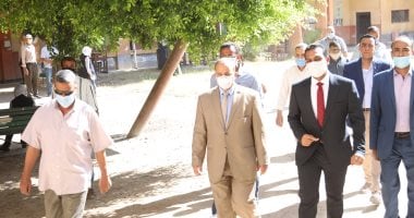 محافظ الشرقية ونائب قنا يتفقدان لجان امتحانات الثانوية العامة ..صور