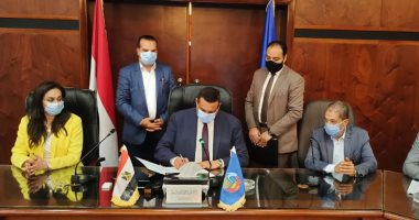 محافظ البحيرة يوقع بروتوكول تطوير استاد دمنهور الرياضى مع وزارة الشباب