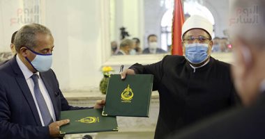 وزير التموين يؤكد ثبات أسعار اللحوم وفتح 65 شادرا لبيع الخراف الحية.. المصيلحى: طرح كمامة قماشية جديدة الشهر المقبل بـ 10 جنيهات.. وزير الأوقاف: شراء لحوم بثمن جلود الأضاحى لتحقيق استفادة أكثر.. صور