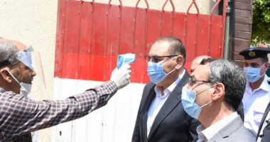 محافظ الشرقية يتفقد لجان امتحانات العملى للدبلومات