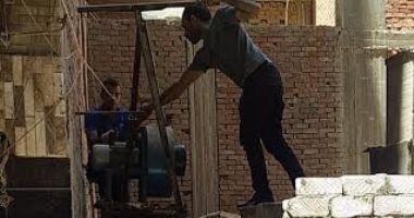 إزالة محول كهرباء يغذى مطعم شهير ببنى سويف لما يمثله من إشغال مخالف