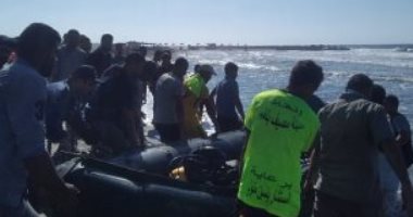 جثمان نور مازال مفقودا.. الضفادع البشرية بمصيف بلطيم تواصل بحثها.. فيديو لايف