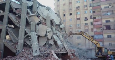 محافظة الجيزة تزيل 8 عقارات مخالفة بالأحياء والمراكز
