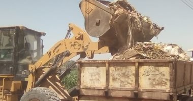 محافظ أسيوط: حملات نظافة مكثفة بالمراكز ورفع 35 طن مخلفات بقرى القوصية