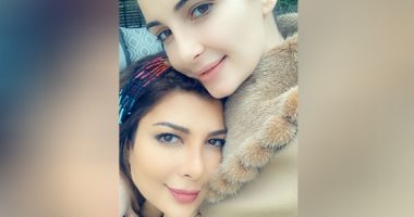 أصالة فى وصلة غزل لابنتها شام بحضن وكلمتين: شامى الحياة