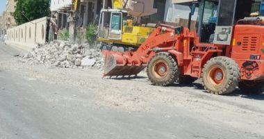 صور.. إزالة الحاجز الخرسانى بكورنيش النيل أمام مديرية أمن أسوان
