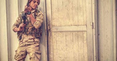 كلنا جيش مصر.. "إبراهيم الحلو" يشارك بصورته بالزى العسكرى أثناء خدمته بالقوات المسلحة