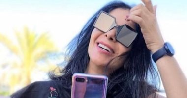 أسود× أسود.. منى زكى بلوك جديد.. والجمهور : شوفو حلاوته ياناس